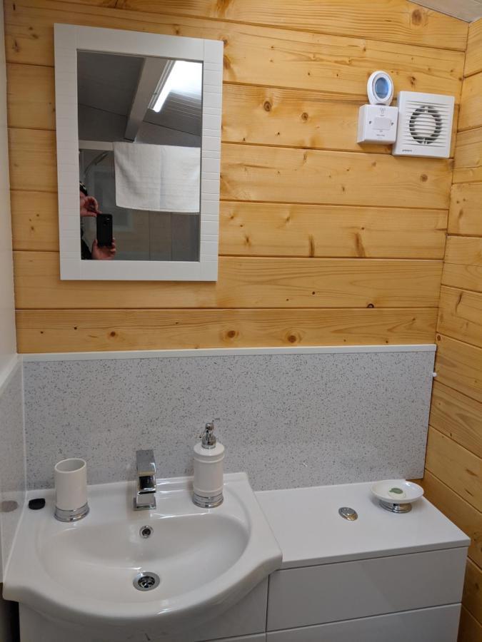 Foxhill Lodges Кентърбъри Екстериор снимка